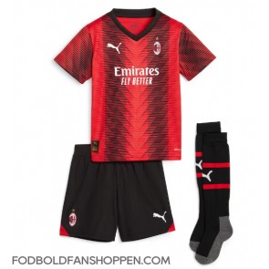 AC Milan Olivier Giroud #9 Hjemmebanetrøje Børn 2023-24 Kortærmet (+ Korte bukser)